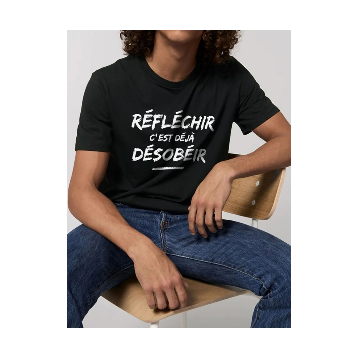 T-shirt homme "Réfléchir c'est déjà désobéir"