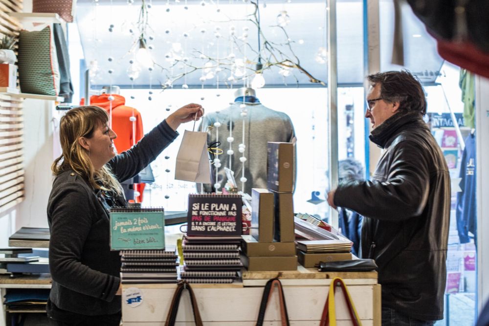 Moment de vente à la boutique Conscience
